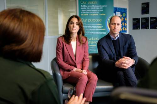 Kate Middleton e il principe sfidano il virus. Visita agli operatori sanitari di Londra