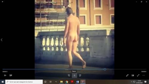 Roma, avvistato uomo nudo vicino al Vaticano