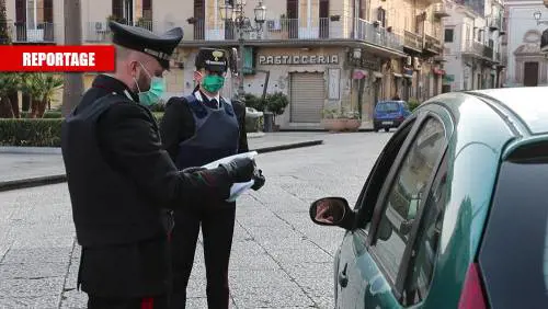 "Dove va? Ha l'autocertificazione?" Un giorno tra i controlli anti-covid 19
