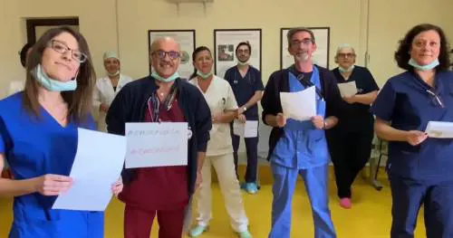Mogol riscrive "Il mio canto libero": ecco ​l'inno dei medici contro il coronavirus