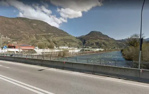 Bolzano, pusher gambiano sorpreso in strada aggredisce carabinieri