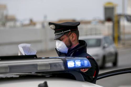 Reggio Emilia, va al supermercato per fare delle avance alla cassiera: denunciato