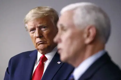 "Pence rifiuta di appoggiare il ribaltone contro Trump"