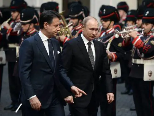 Coronavirus, la rivelazione: "Gli aiuti di Putin? Non grazie a Conte"