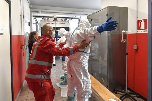 Questi errori nella lotta al virus vanificano i sacrifici dei medici