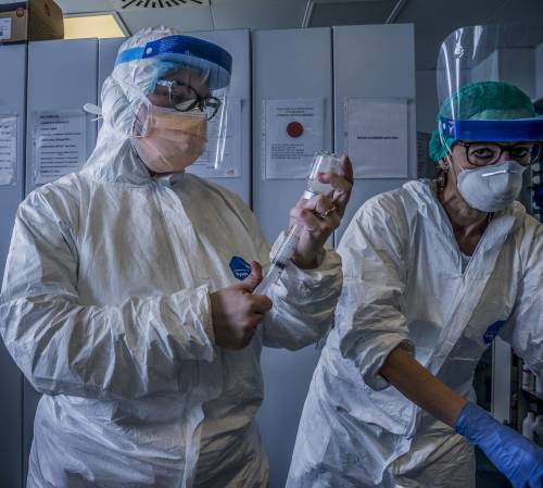 Ancona, positivo al Covid-19 scappa dall'ospedale per tornare dalla moglie