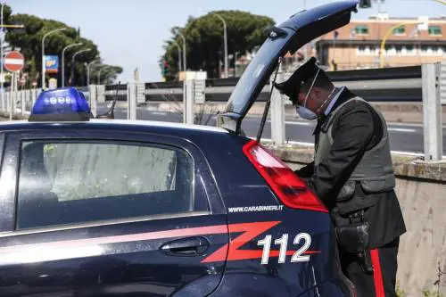 Massacrata dal marito in quarantena: salva grazie ai vicini