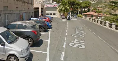 Straniero sputa contro medico e carabinieri, poi aggredisce i militari