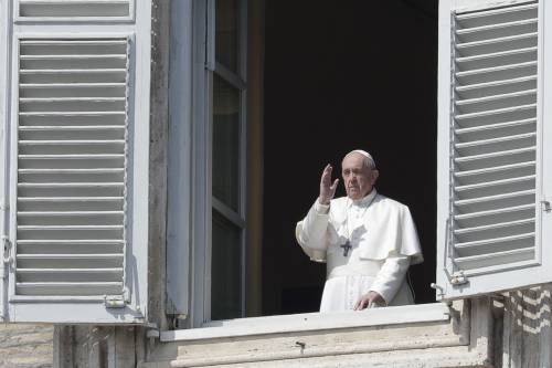 Vaticano, ora il Papa si sottopone al secondo tampone per il Covi-19