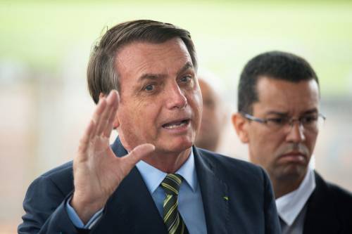 Coronavirus, Bolsonaro: "Poco più di un'influenza. Torniamo alla normalità"