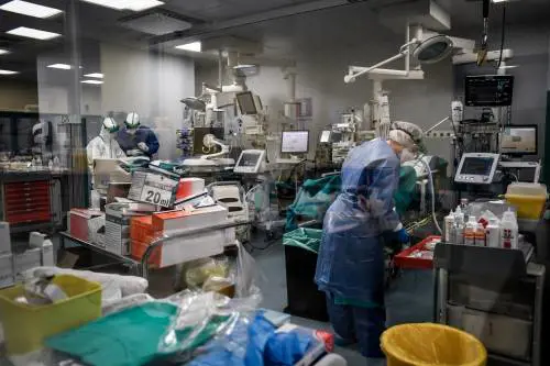 Alzano Lombardo, due indagati per mancata chiusura ospedale