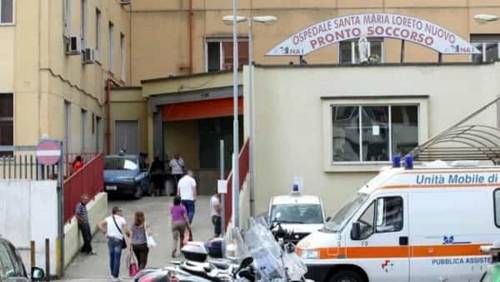 Napoli, furto all'ospedale Loreto Mare: rubate mascherine, camici e tute anti Covid-19