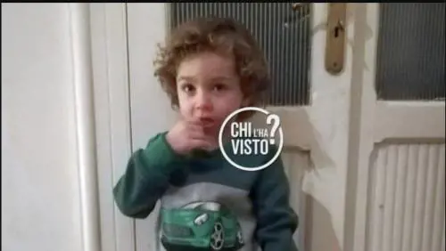 Scomparso un bambino di tre anni a Matera. Disperate le ricerche con droni ed elicotteri