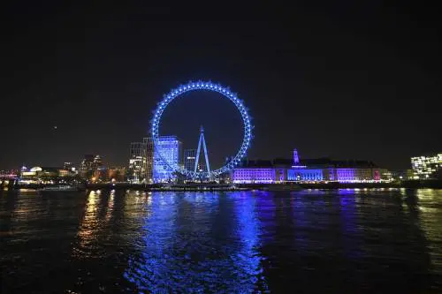 Coronavirus, Londra trema: "Un successo se non supereremo 20mila morti"