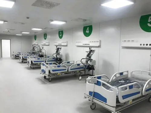 Ospedale fatto in dieci giorni ma il Pd rema contro Fontana