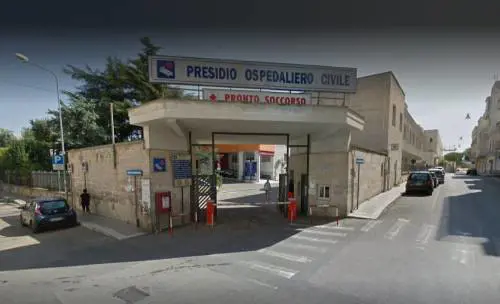 Ostuni, sanitario aggredito da paziente furioso: ora ricoverato