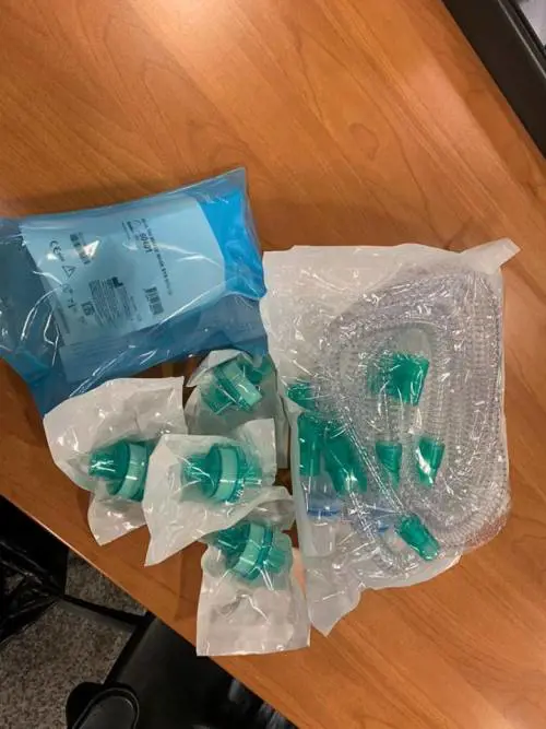 Affetta da disabilità muscolare dona il proprio respiratore per i malati di Covid-19