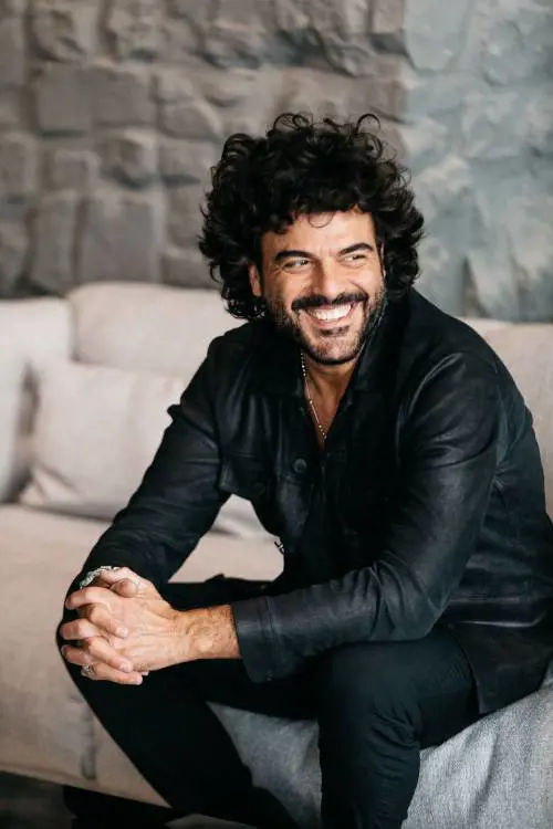 Francesco Renga confessa: "Con Ambra siamo ancora una famiglia"