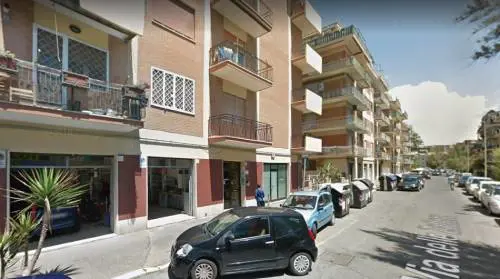 Ostia, legano anziana e rubano gioielli: arrestati