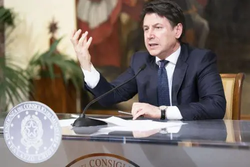 Il grande bluff di Conte Promette 750 miliardi e in tasca ci dà briciole
