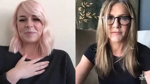 Jennifer Aniston sorprende un'infermiera col coronavirus