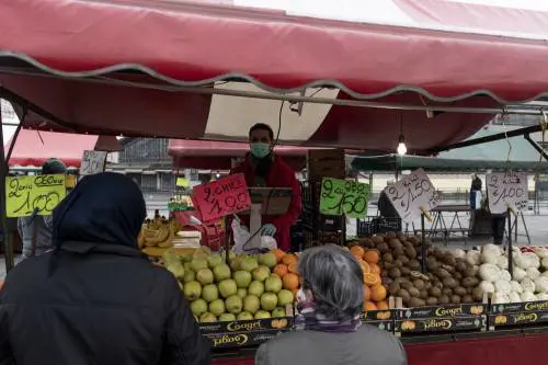 Ortomercato, non chiude mai la "dispensa" dei milanesi