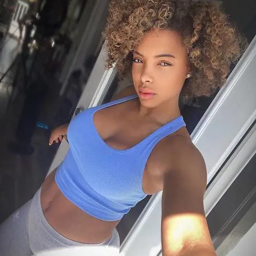 Hencha Voigt sensuale su Instagram