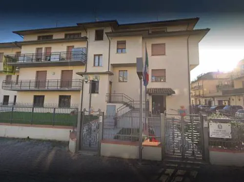 Arezzo, uomo aggredisce e sequestra badante: "Non esci più da qui"