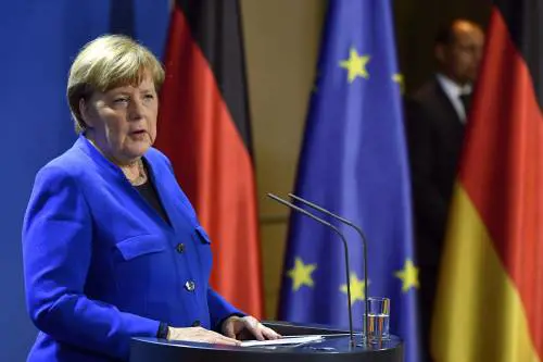 Germania, i colossi dell'auto a Merkel: "Sostegno a Italia o non riapriamo"