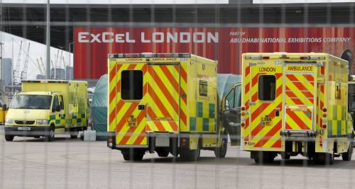 Londra in ginocchio dal virus: si pensa a immunità di gregge