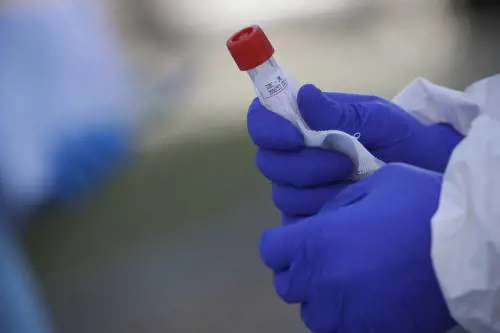 Covid-19, Londra rivela: "Quattro contagiati su cinque sono asintomatici"