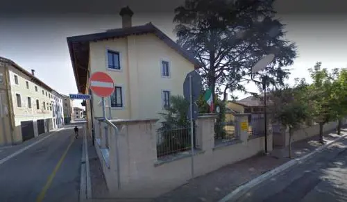 Udine, pakistani girano ubriachi: uno attacca e sputa contro militari