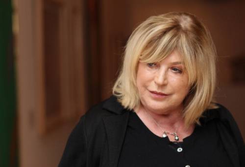 Coronavirus, Marianne Faithfull ricoverata in ospedale
