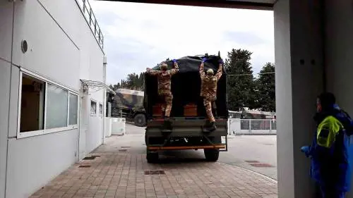 Le bare e i militari per strada: così si combatte il coronavirus in Friuli-Venezia Giulia