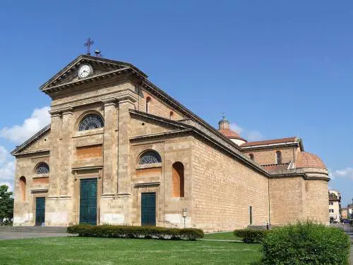 In venti alla messa nella domenica delle Palme: arrivano i carabinieri