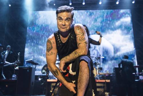 Robbie Williams, panico per sintomi da coronavirus