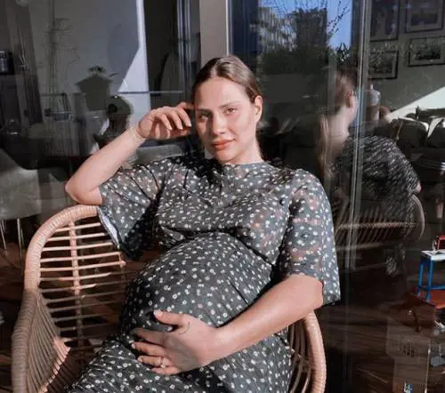 Beatrice Valli sbotta: "Smettetela di intromettervi nella vita dei miei figli"
