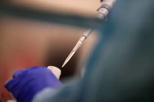 Altra bufera sui test sierologici. Diasorin e San Matteo indagati