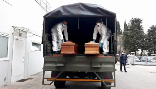 L'odissea delle ceneri di papà. "Non so quando tornerà da me"