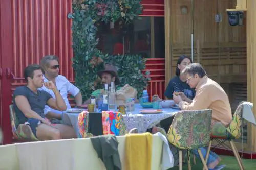 Gf Vip, l'ansia dei concorrenti per il coronavirus: "Fa paura l'idea di uscire e di entrare in questa tragedia"