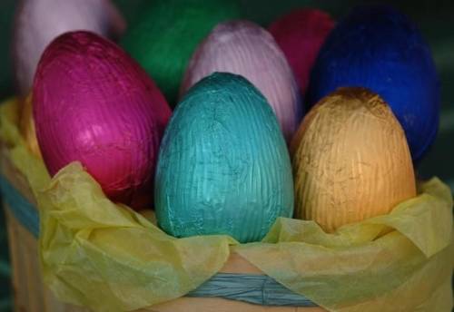 Nardella manda i vigili ma la cioccolateria può restare aperta e vendere uova di Pasqua