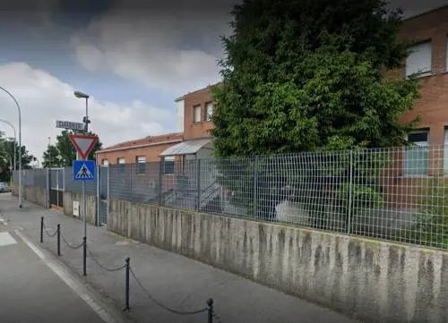 Il magrebino non paga il taxi. Gesto choc: sputi sugli agenti