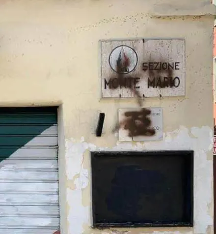 Roma, raid vandalico contro l'ex sede del Msi di via Assarotti 