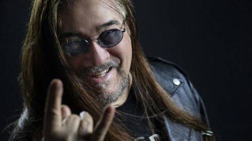 "A 71 anni ritorno a cantare il rock duro. La morte di Lemmy mi ha salvato dai vizi"
