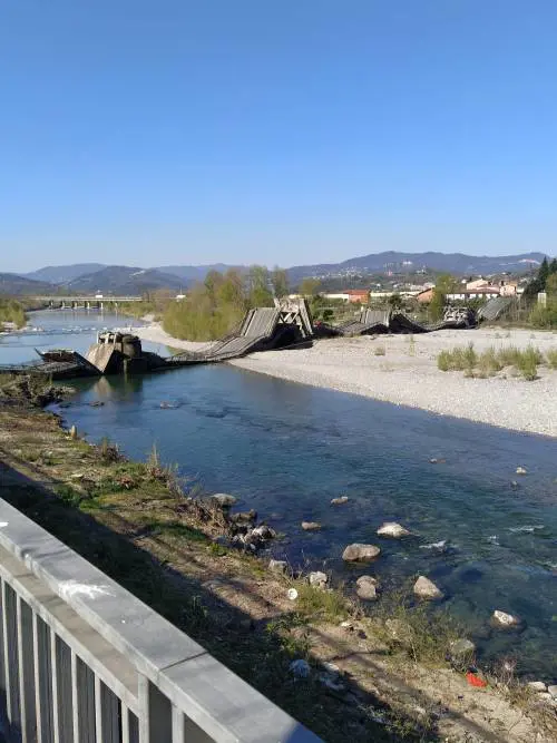 Un boato e poi il ponte è venuto giù