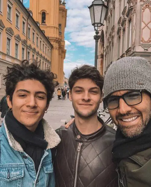 Elvis e Martin Nudo: "Tra danza e cinema, come papà e mamma"