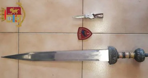 Ostia, pesta la compagna e ferisce due agenti: arrestato 31enne