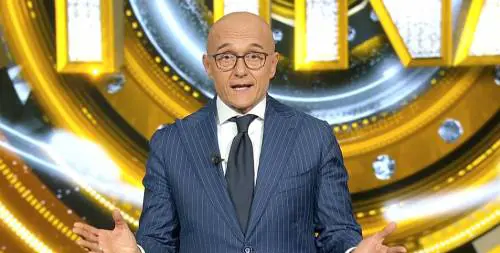 Grande Fratello Vip: televoto annullato, provvedimento disciplinare per un concorrente