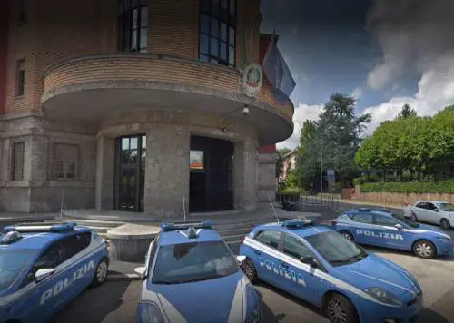 Il furto, poi l'aggressione: tunisino sputa contro agente e lo manda in quarantena