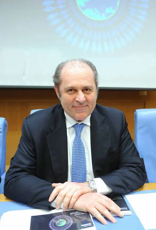 Generali conferma target e "spende" 2,5 miliardi